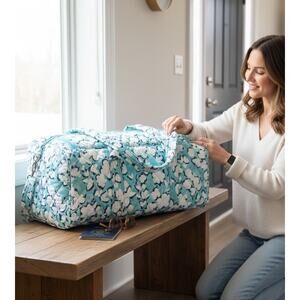 Vera Bradley Ultralight Active Duffel Bag Cut Vines Cool Floral NWT Water Repel